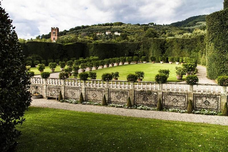 Villa in Lucca 1-007